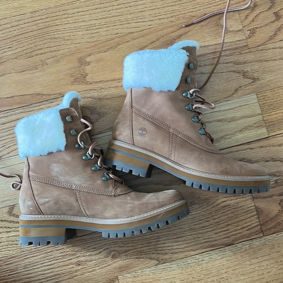 Timberland Women’s Courmayeur Valley 6-Inch Waterproof Faux-Fur Boots - Picture 4 of 4